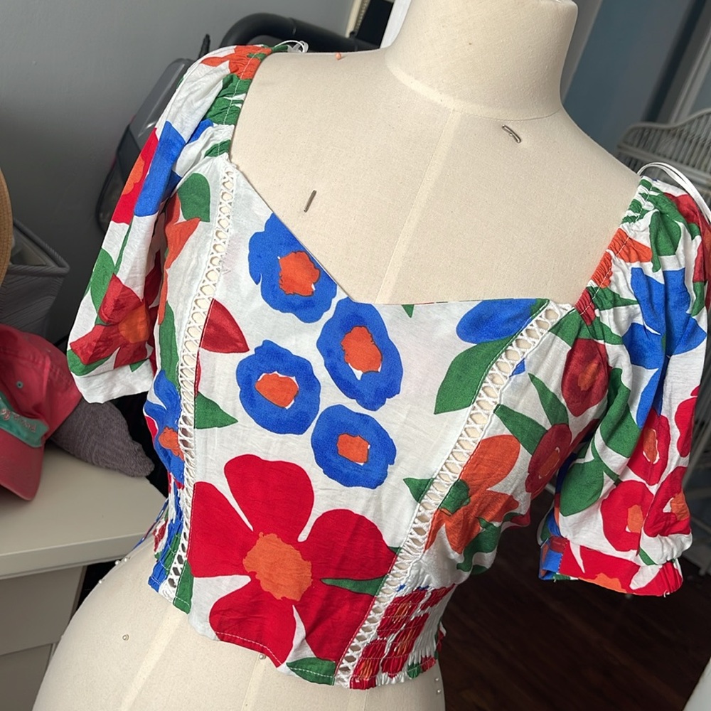 Flower Top - Picture 2 of 3
